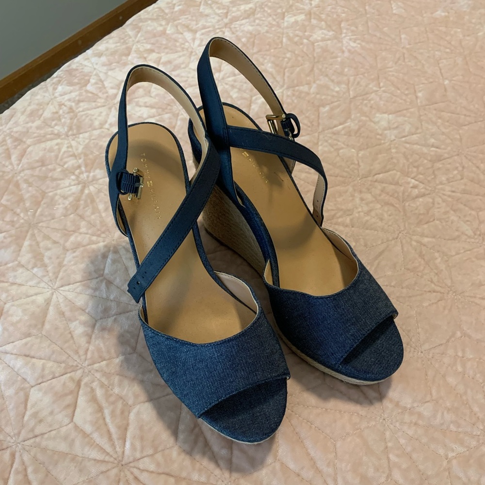 Navy wedge sandals